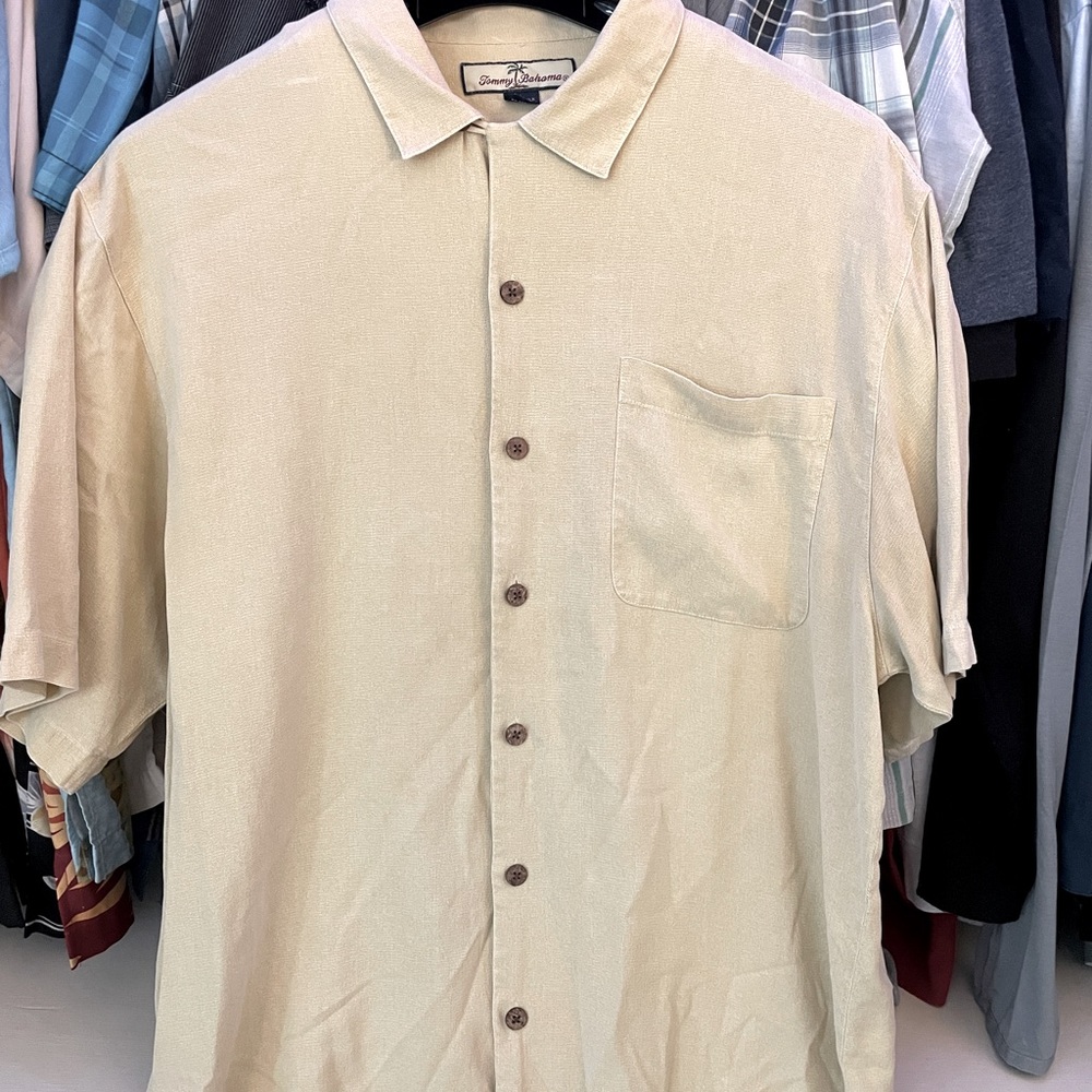 Tommy Bahama-Button Down Camp Shirt-Men’s LARGE-100% Silk-Embroidered